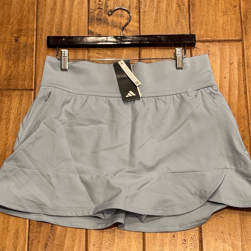 Light Blue frill Skort NWT size large short 16 in Built in shorts zip pockets